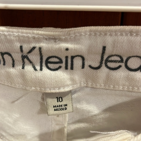 Calvin Klein Capri Jeans - Picture 3 of 4